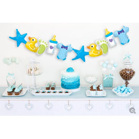 Marvellous balloon garland makes it so easy to effectively decorate the party for the baby 100 days celebration. The entire backdrop now looks for vibrant!