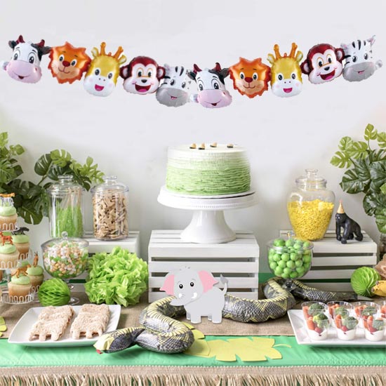 Jungle theme balloon garland are great for birthday backdrop decoration. 