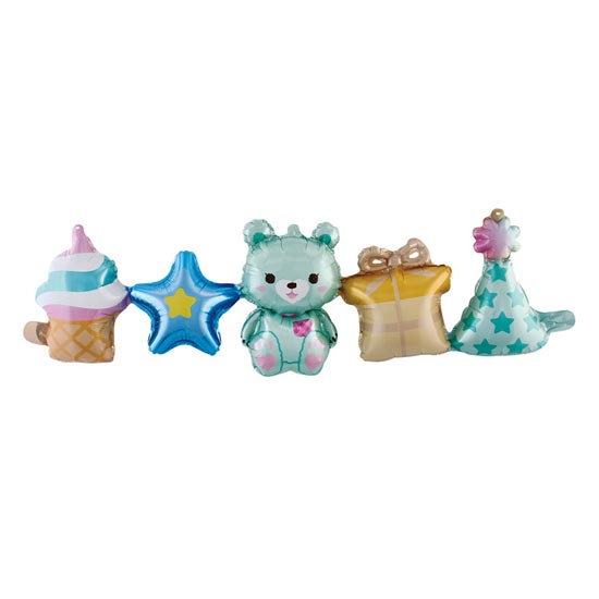 Lovely bear and stars designs on the balloon garland.