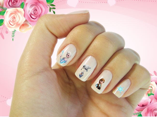 Lovely nails stickers with Elsa and Anna and the Frozen theme stuffs.