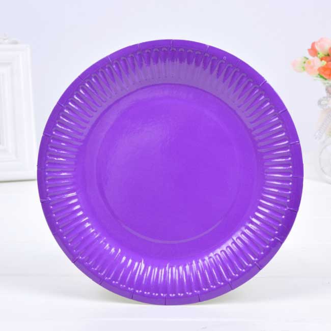 It all starts with colours! Our Classy Purple coloured dessert size plates are perfect for snacks and cake or dessert.