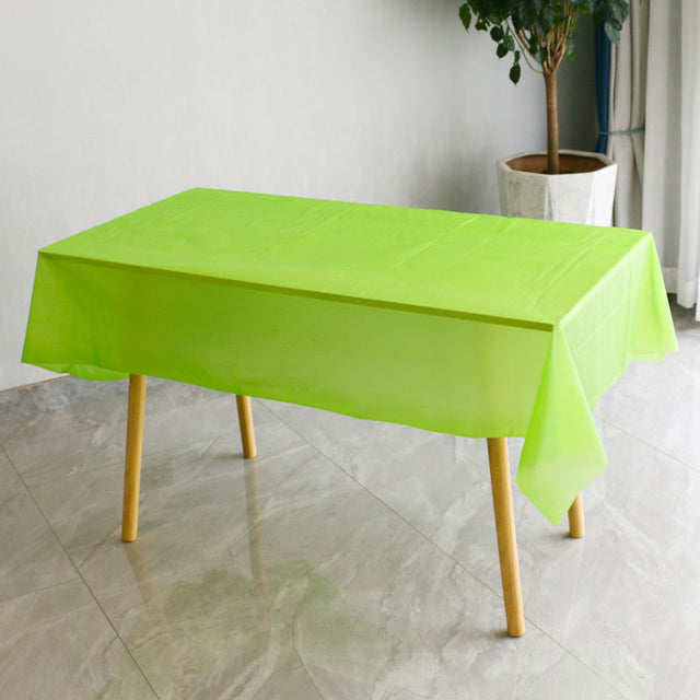 Green tablecovers are great for jungle themed parties