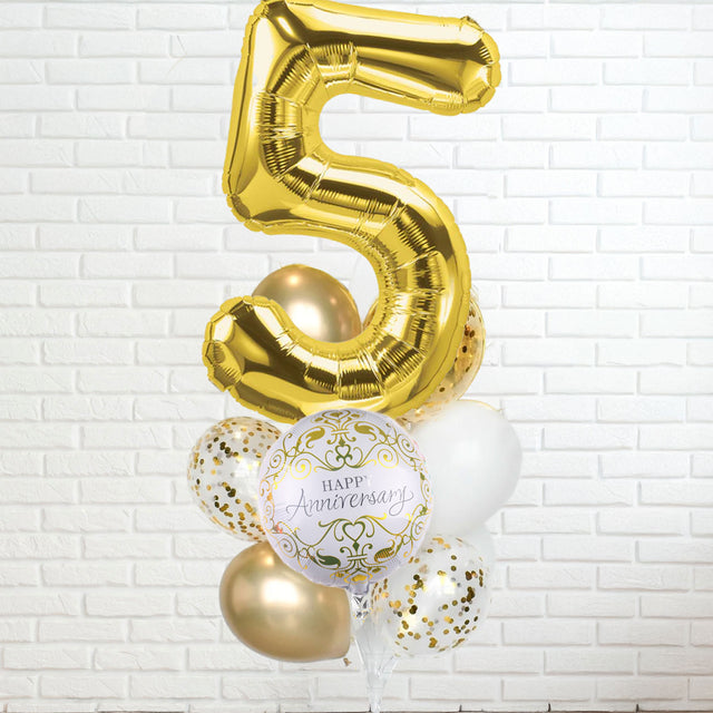 Celebrate wedding anniversary under 10 years with a nice and elegant balloon bouquet.