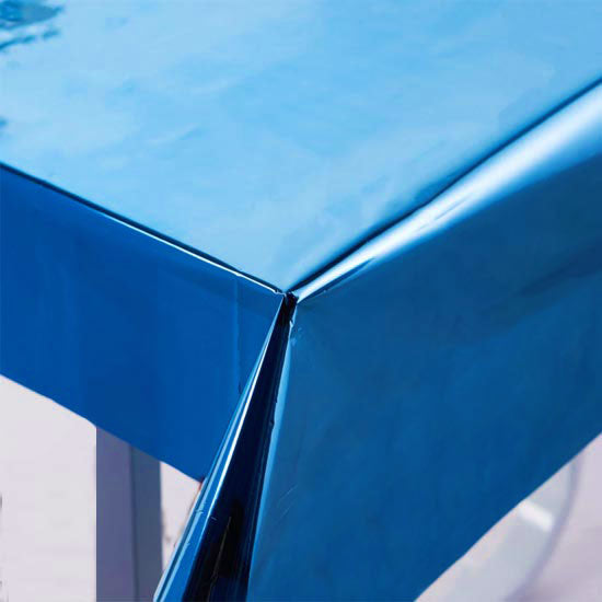 Foil table cover for a elegant or modern decoration feel.