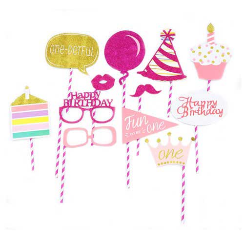 Celebrating the 1st birthday of the princess with nice photo booth at the party. Great time, great fun!