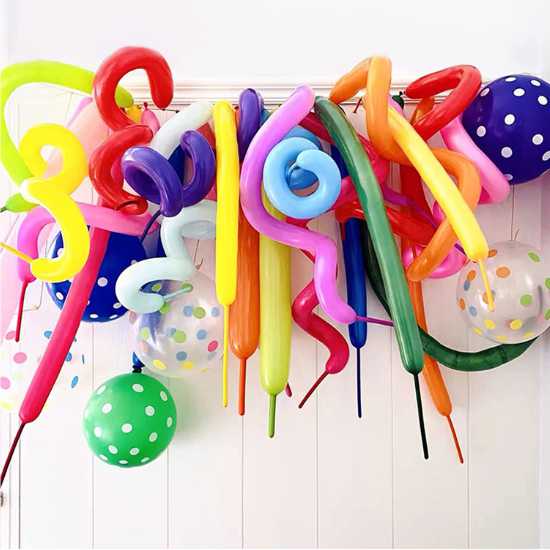 260 twisting balloons in many colours.