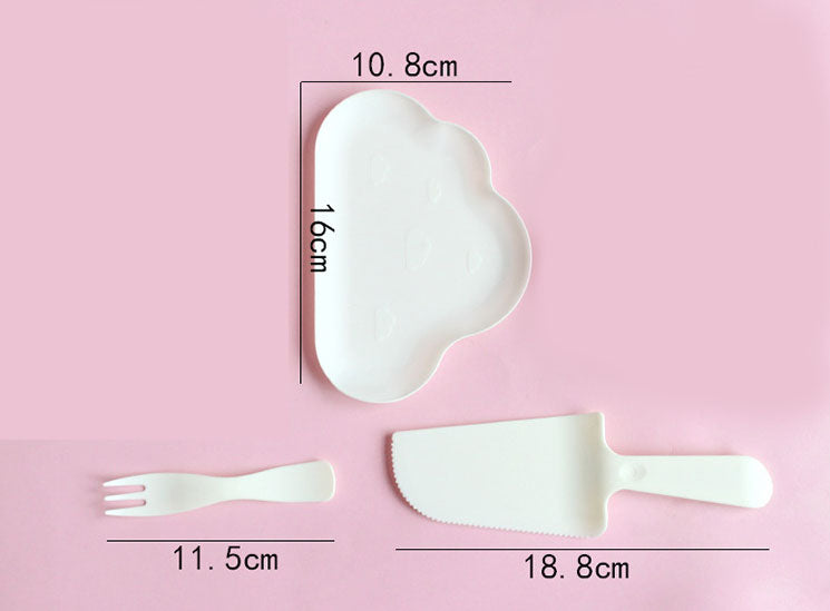 Check out the cute petite sizes of these cake serving kit.
