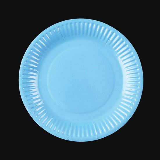 Youthful Light Blue party plates for the marvellous dessert servings.