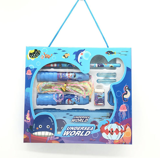 Sea World stationery set comes with stationeries as well as a fun skipping rope for the kid.