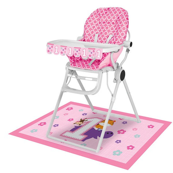 Create a picture perfect scene that catches all the spills with the 1st Birthday Girl High Chair Kit. 
