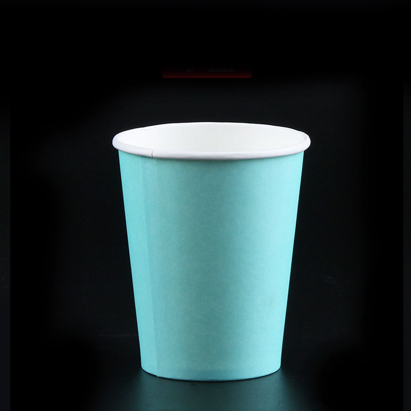 Elegant Tiffany Blue coloured drinking cups for the birthday party celebration.